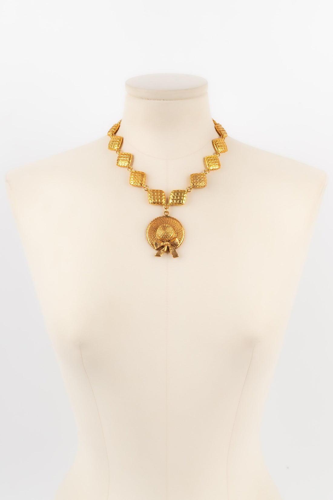 Collier matelassé Chanel 1990s