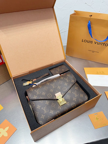 Makersluxe - Louis Vuittons  - 15024