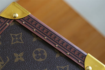 Makersluxe - Louis Vuittons  - 9537