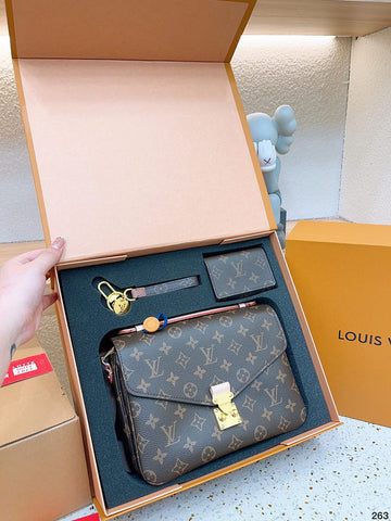 Makersluxe - Louis Vuittons  - 14974