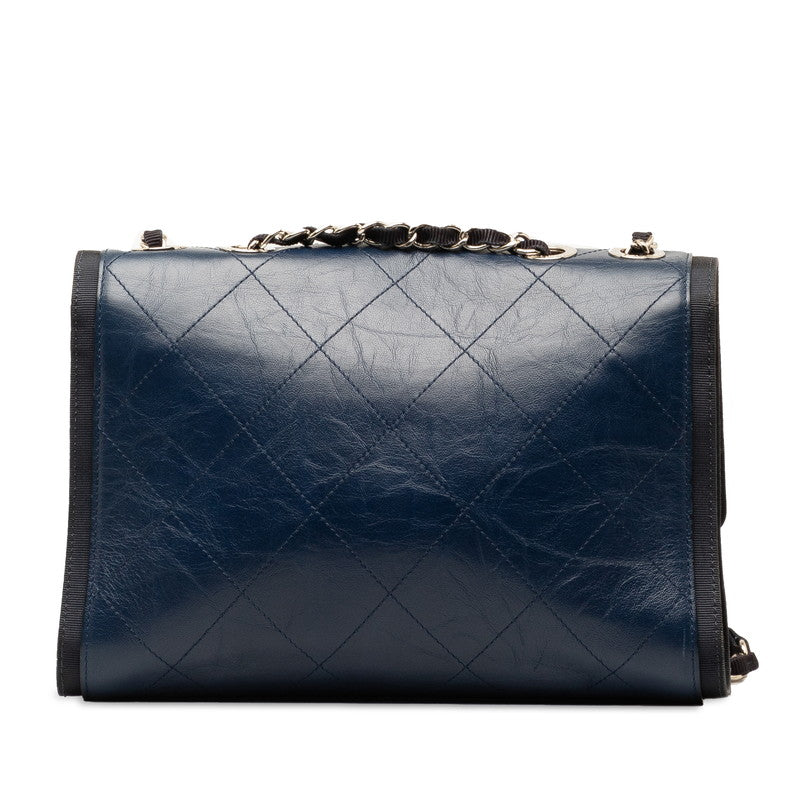 Chanel Quilted Leather Shoulder Bag Leather Shoulder Bag in Good condition