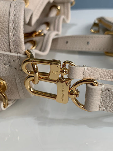 Makersluxe - Louis Vuittons  - 15173