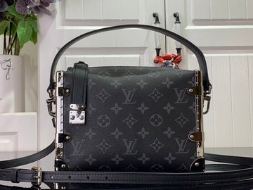 Makersluxe - Louis Vuittons  - 15223