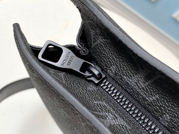Makersluxe - Louis Vuittons  - 15554
