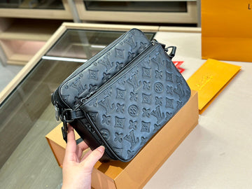 Makersluxe - Louis Vuittons  - 14920