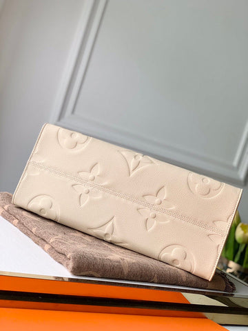 Makersluxe - Louis Vuittons  - 15514