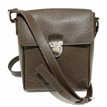 Louis Vuitton Taiga  Leather Shoulder Bag