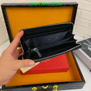 Makersluxeras - CAH Wallet - 065