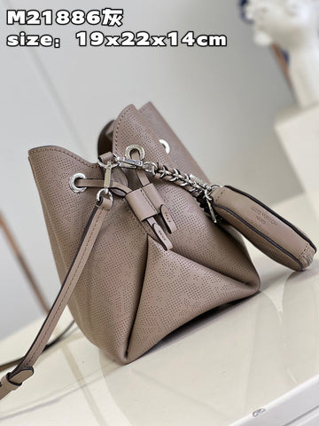 Makersluxe - Louis Vuittons  - 15774