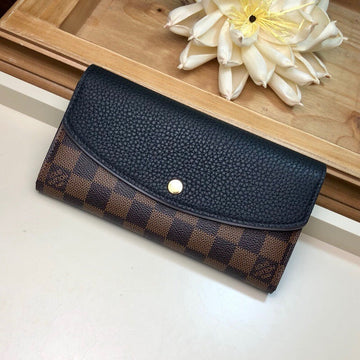 Makersluxeras - Latest - 975