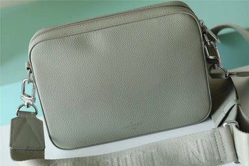 Makersluxe - Louis Vuittons  - 9932