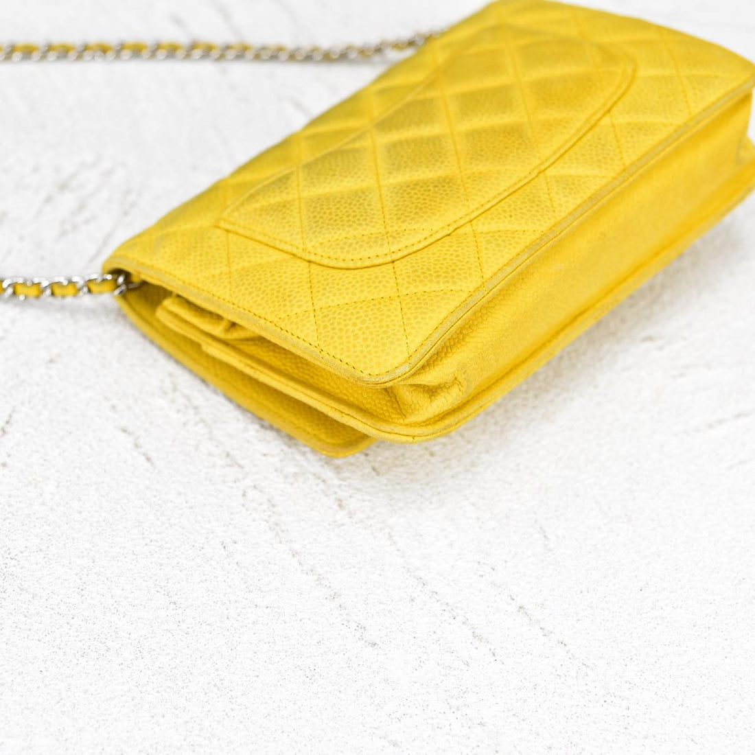 Chanel null Leather Crossbody Bag  h14371 in Fair condition