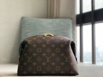 Makersluxe - Louis Vuittons  - 15669