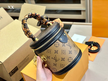 Makersluxe - Louis Vuittons  - 15045