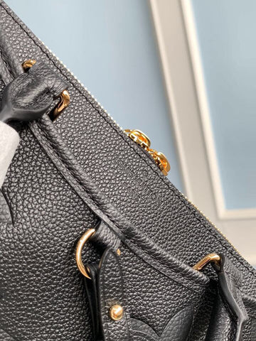 Makersluxe - Louis Vuittons  - 15409