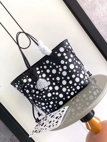 Makersluxe - Louis Vuittons  - 15261