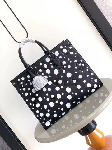Makersluxe - Louis Vuittons  - 15263