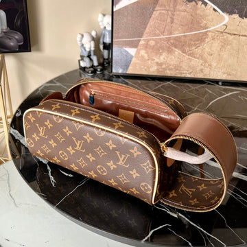Makersluxe - Louis Vuittons  - 15728