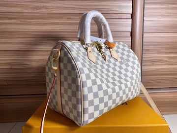 Makersluxe - Louis Vuittons  - 9478