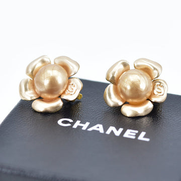 Chanel Faux Pearl Flower Earrings Plastic Earrings in Fair condition