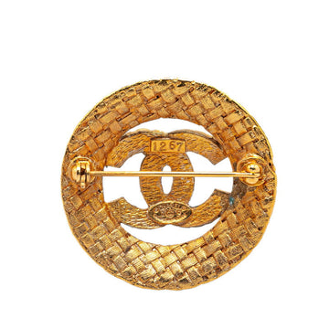 Chanel CC Medallion Brooch  Metal Brooch in Good condition