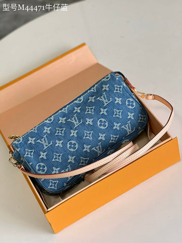 LOV - MLB - 1083