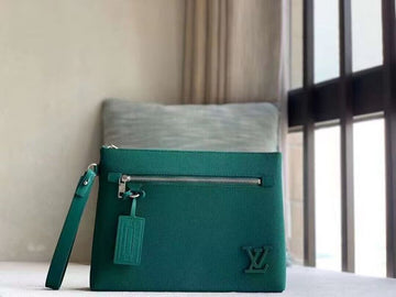 Makersluxe - Louis Vuittons  - 15275