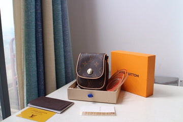 Makersluxeras - Latest - 1200