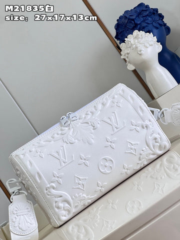 Makersluxe - Louis Vuittons  - 15374