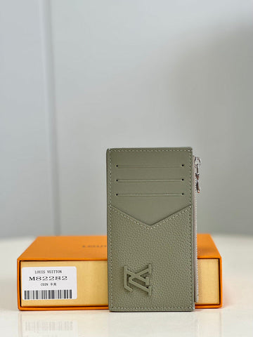 LOV - MLB - 054