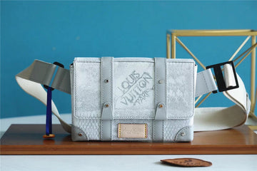 Makersluxe - Louis Vuittons  - 10038