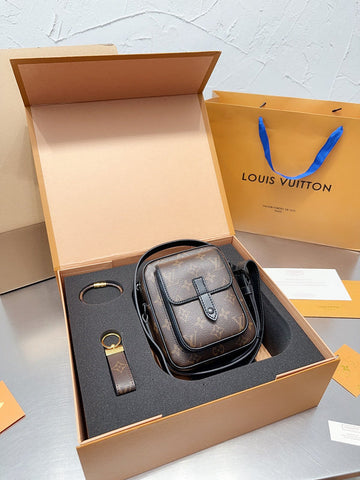 Makersluxe - Louis Vuittons  - 14883