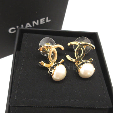CHANEL Pierce metal gold