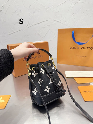 Makersluxe - Louis Vuittons  - 15135