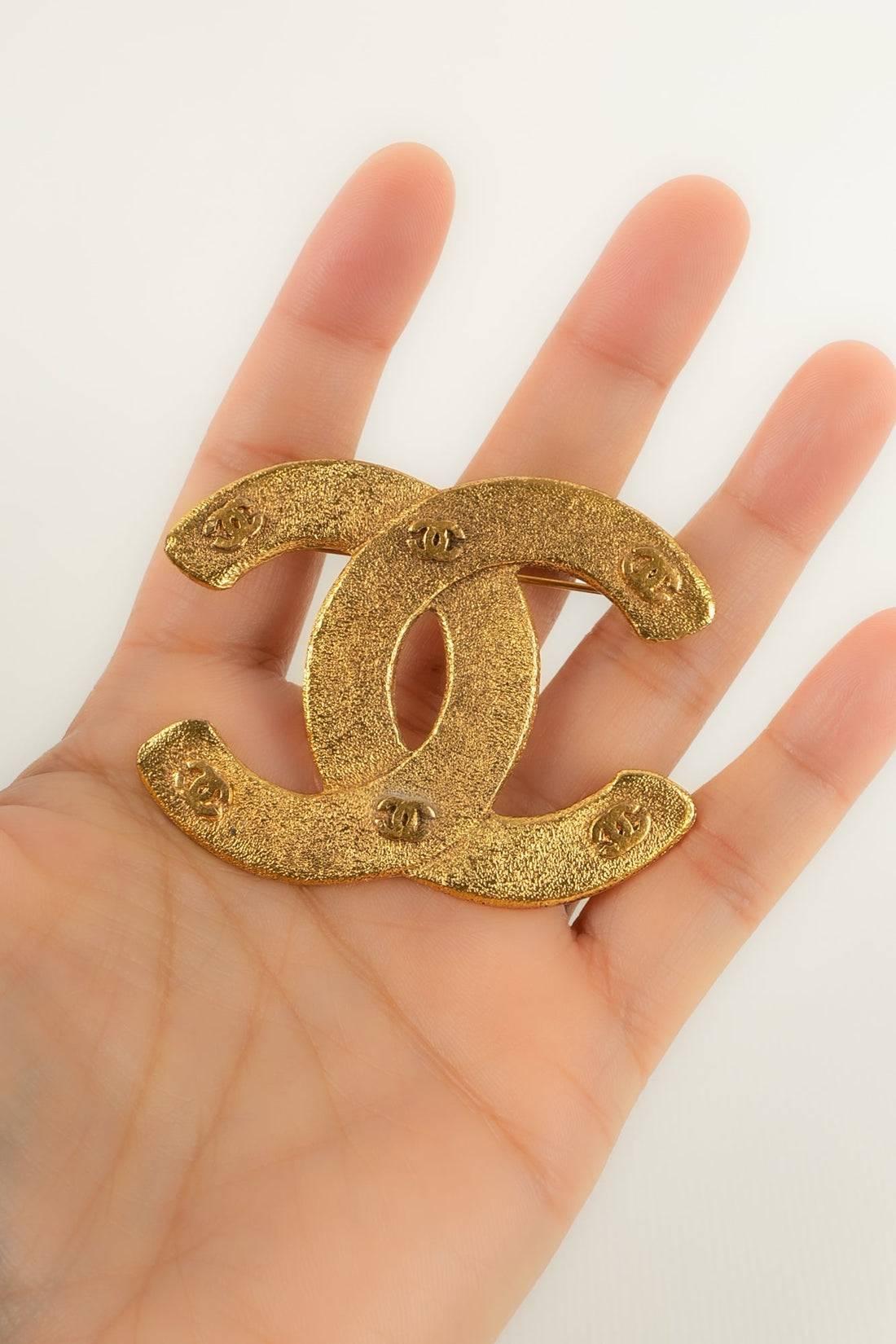 Broche cc Chanel