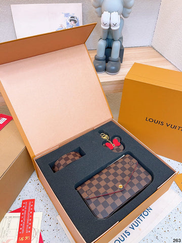 Makersluxe - Louis Vuittons  - 14971