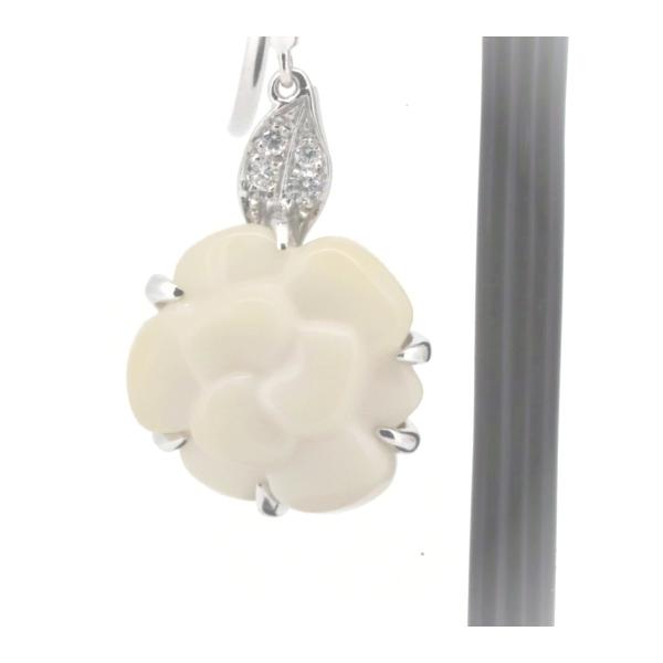 Chanel Camellia Chalcedony Earrings  Metal Earrings in Excellent condition