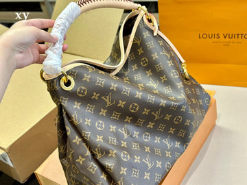 Makersluxe - Louis Vuittons  - 15007