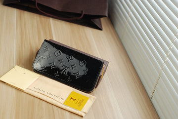 Makersluxe - Louis Vuittons  - 9408