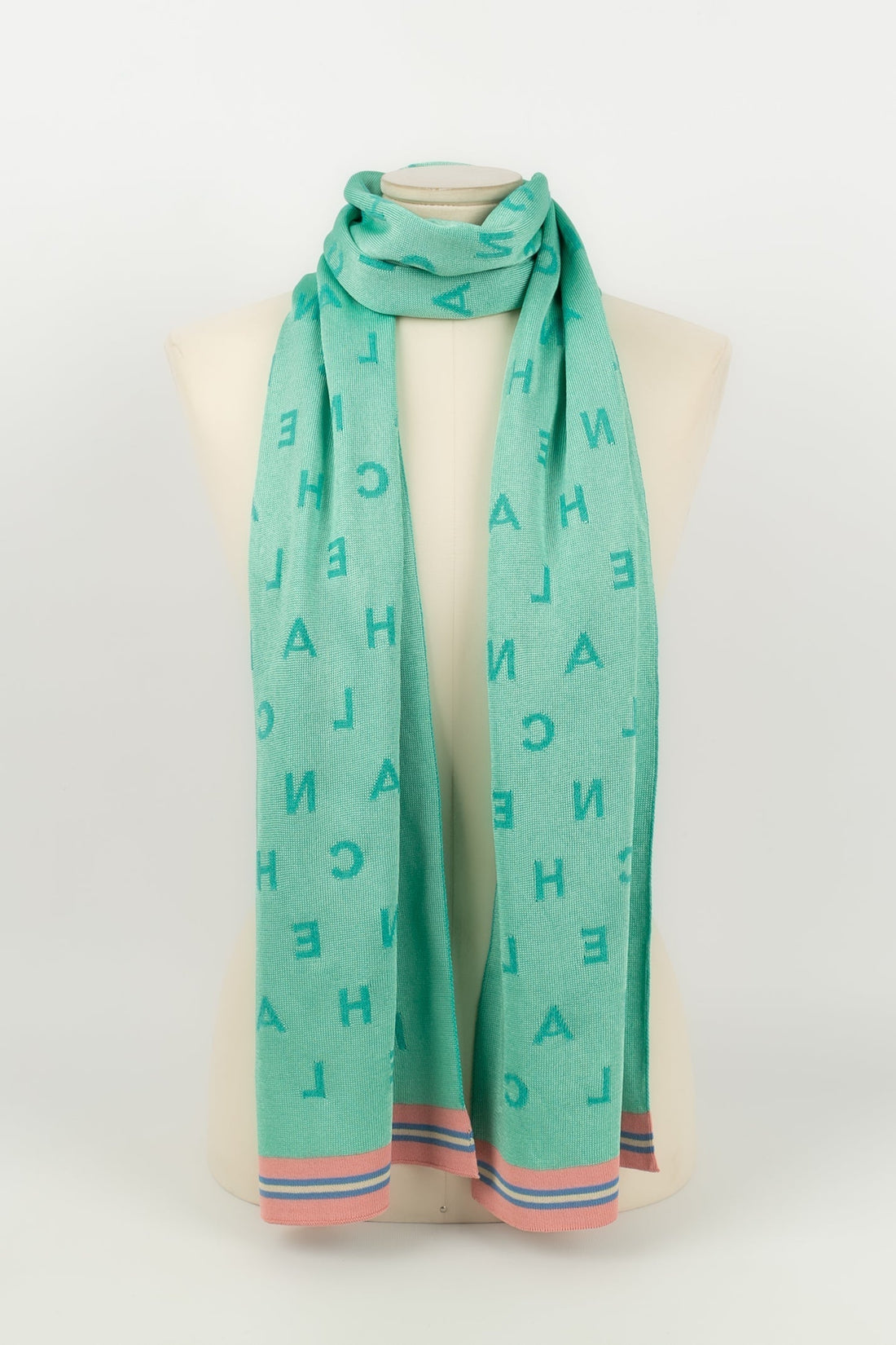 Écharpe verte Chanel