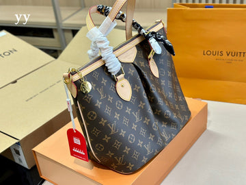 Makersluxe - Louis Vuittons  - 15000