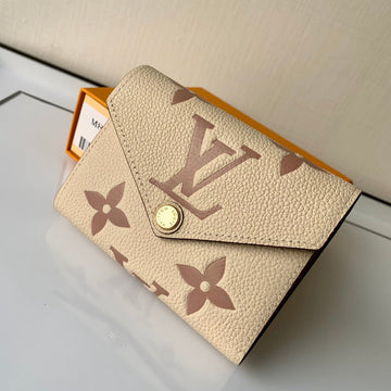 Makersluxeras - Latest - 425