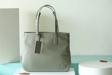 Makersluxe - Louis Vuittons  - 9906
