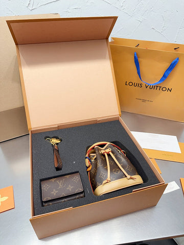 Makersluxe - Louis Vuittons  - 14882