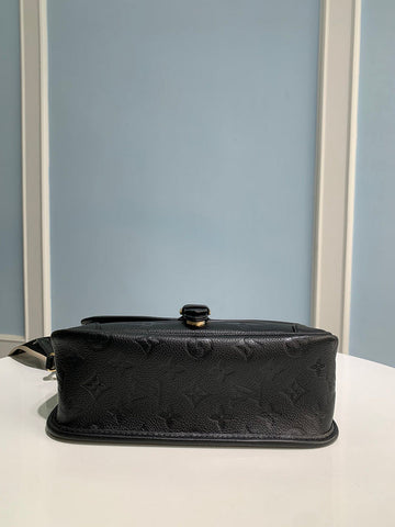 Makersluxe - Louis Vuittons  - 15692