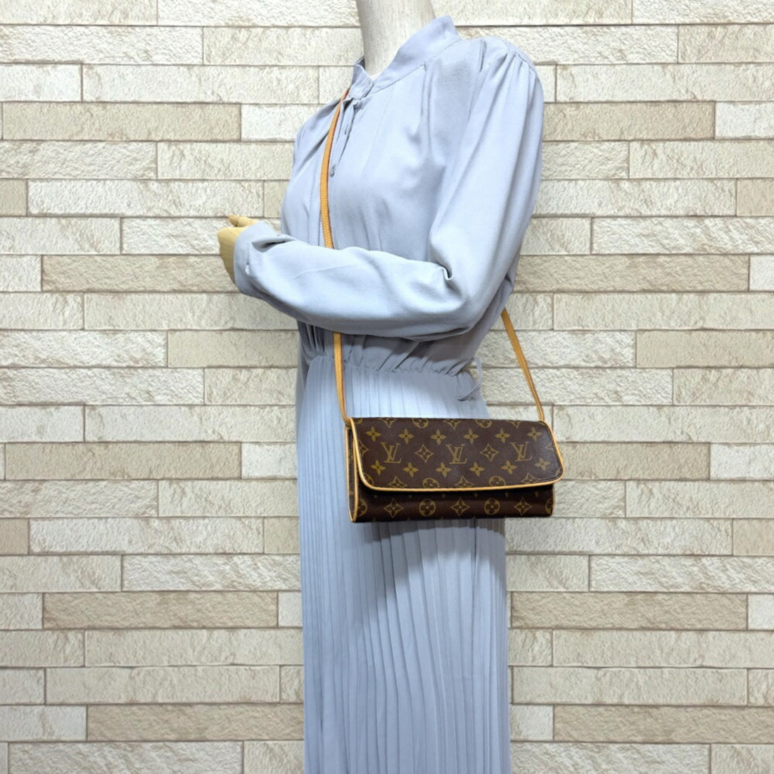 Louis Vuitton Monogram  Monogram Shoulder Bag