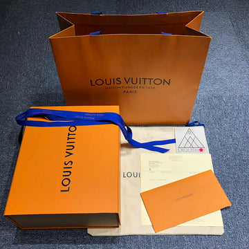 Makersluxe - Louis Vuittons  - 9714