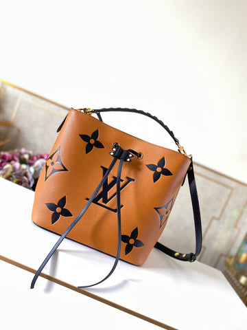 Makersluxeras - Latest - 1715