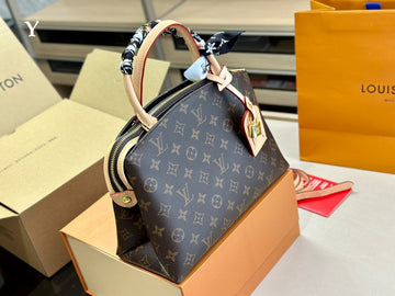 Makersluxe - Louis Vuittons  - 15092