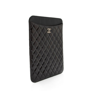 Chanel Patent Leather CC Brilliant iPad Case (SHF-NuaWXc)